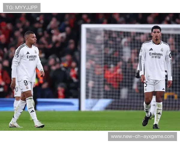 姆巴佩的半高球抽射：足球中的力量与艺术完美结合